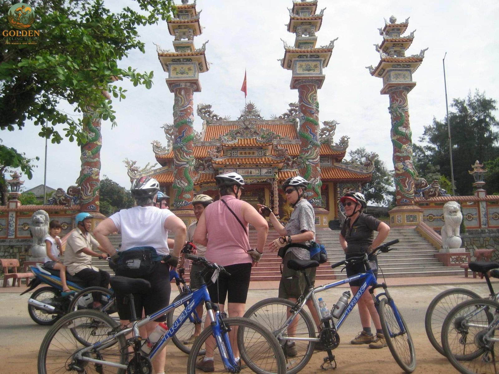 3-Day Da Nang Cycling Tour: Hoi An, My Son & Son Tra Peninsula